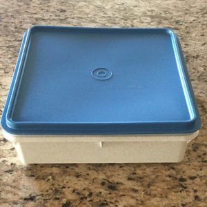 NEW Tupperware Snack-Stor Container